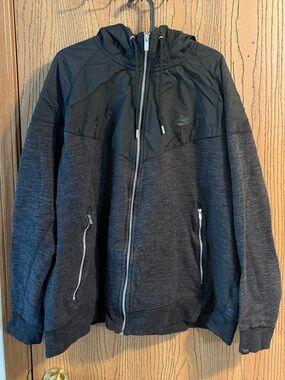 Nike Grey and Black Windbreaker with Hood and Pockets